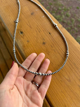 Load image into Gallery viewer, 28” Graduated Navajo Pearl Necklace
