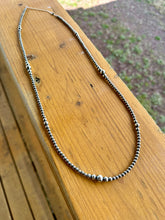 Load image into Gallery viewer, 28” Graduated Navajo Pearl Necklace
